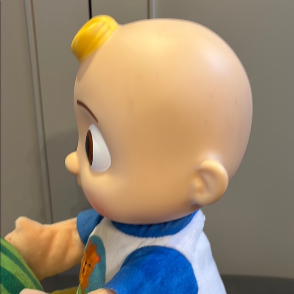 Cocomelon JJ talking plush - Picture 5 of 7